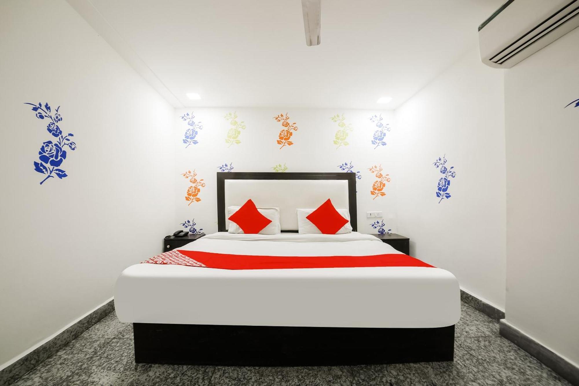 My Comfortable Hotel New Delhi Exterior foto