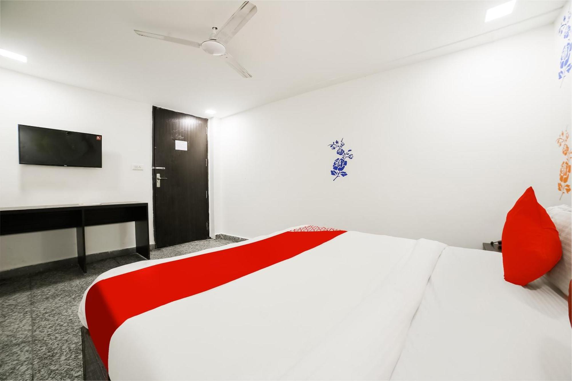 My Comfortable Hotel New Delhi Exterior foto
